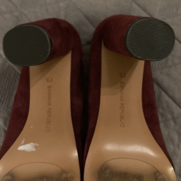Banana Republic Burgundy Suede Pumps 👠 - Picture 4 of 7